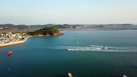 Luftaufnahme-des-Speed-Boot-läuft-auf-sea.incheon,-korea