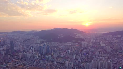 Aéreo-urbano-de-ciudad-vista-de-Busan-Corea-del-sur