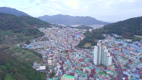 Vista-aérea-de-aldea-de-la-cultura-en-Busan-Corea-del-sur