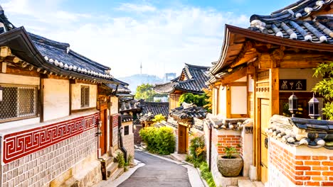 Timelapse-at-Seoul-City,Bukchon-Hanok-Village,-Seoul,-South-Korea,-4K-Time-lapse