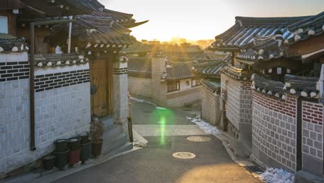 Timelapse-video-of-Sunrise-at-Bukchon-Hanok-Village-in-Seoul-city,-South-Korea,-Time-Lapse-4K