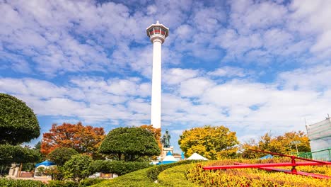 4K-Zeitraffer-Busan-Tower-im-Herbst-von-Südkorea