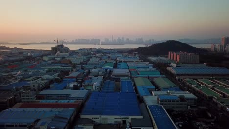 Vista-aérea-del-atardecer-del-parque-industrial.-Incheon,-Seúl,-Corea