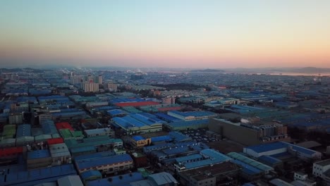 Vista-aérea-del-atardecer-del-parque-industrial.-Incheon,-Seúl,-Corea