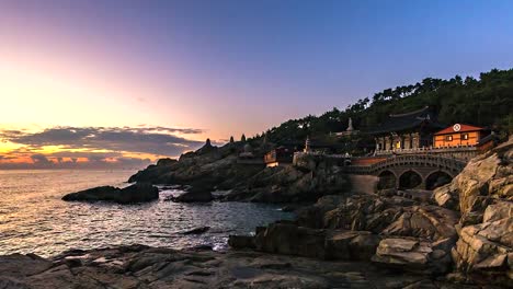 4-k-Zeit-verfallen-Sonnenaufgang-am-Haedong-Yonggungsa-Tempel-in-Busan-in-Südkorea