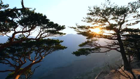 Sunset-at-Ulsanbawi,-Seoraksan-National-Park,-South-Korea