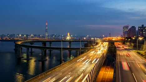 Timelapse-Verkehr-in-der-Nacht-in-der-Stadt-Seoul,-Südkorea