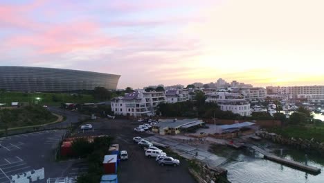 Al-atardecer-le-sucede-a-ciudad-del-cabo