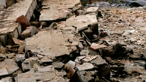 Restos-del-edificio-destruido.