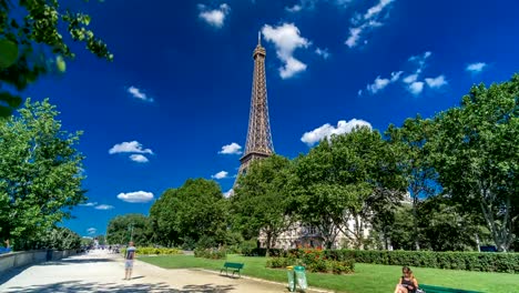 Eiffel-Turm-von-Abend-River-Waterfront-in-Paris-Timelapse-Hyperlapse,-Frankreich