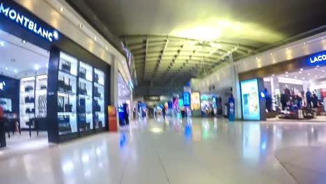 4K,-Zeitraffer-in-Abfahrt-Termina-Flughafen-Suvarnabhumi-Bangkok-Thailand