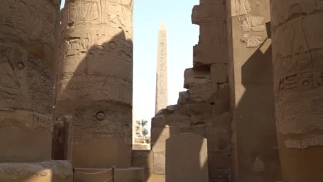 Karnak-Temple-in-Luxor,-Egypt.-The-Karnak-Temple-Complex,-commonly-known-as-Karnak,-comprises-a-vast-mix-of-decayed-temples,-chapels,-pylons,-and-other-buildings-in-Egypt.