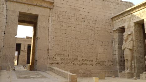 Tempel-von-Medinet-Habu.-Ägypten,-Luxor.