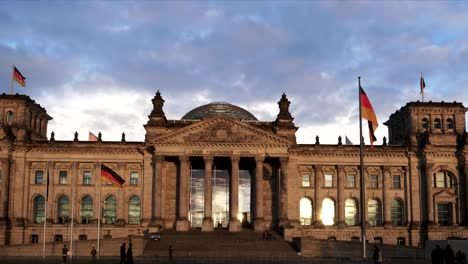 pan-left-of-the-front-of-the-reichstag-in-berlin,-germany