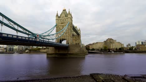 Tower-Bridge-and-Thames-River,-London,-Time-Lapse