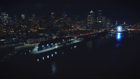 Seattle-Waterfront-noche-aérea-Hyperlapse