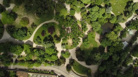 Parque-de-la-ciudad-de-día-soleado-Milán-aéreo-abajo-vista-panorama-4k-Italia