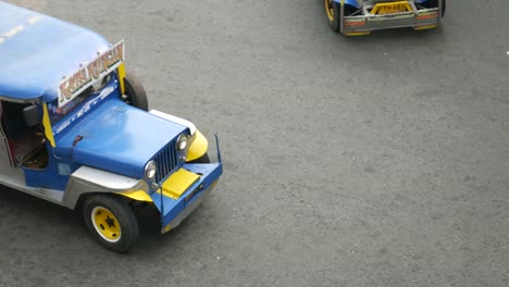 Jeepney-und-Verkehr-in-Manila