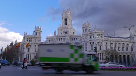 Madrid-Nachtlicht-Plaza-de-La-Cibeles-Brunnen-4-k-Spanien