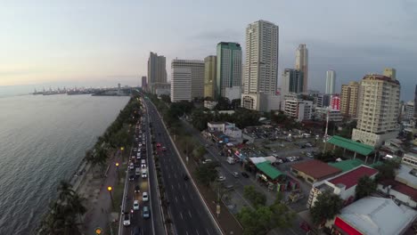 El-escena-de-Roxas-Boulevard-en-Manila