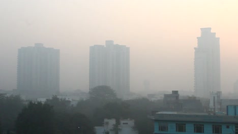 Amanecer-de-niebla-y-niebla-por-la-mañana