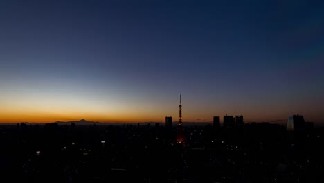 Sonnenuntergang-über-der-Stadt-Tokio