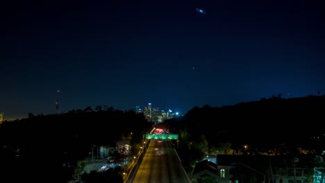 Die-Innenstadt-von-Los-Angeles-und-110-Süd-Autobahn-Nacht-Zeitraffer-2