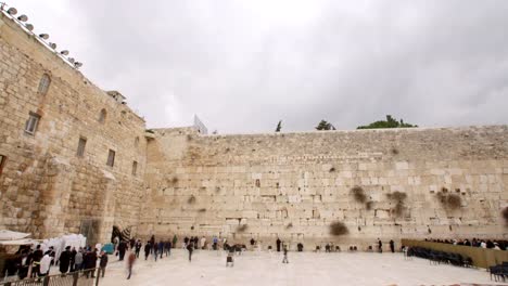 El-muro-de-las-lamentaciones-en-la-ciudad-vieja-de-Jerusalén-en-Israel