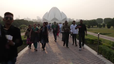 Lotus-Temple,-New-Delhi,-India