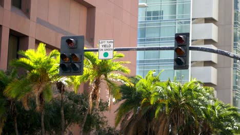 Street-sign-and-traffic-lights-in-4k