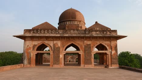 Mandu-India,-afghan-ruins-of-islam-kingdom,-mosque-monument-and-muslim-tomb.-Jahaz-Mahal.