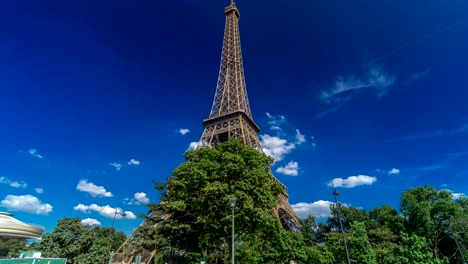 Eiffel-Tower-from-Siene-river-waterfront-in-Paris-timelapse-hyperlapse,-France