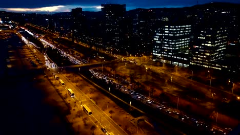 Paisaje-urbano-de-Barcelona-en-la-noche