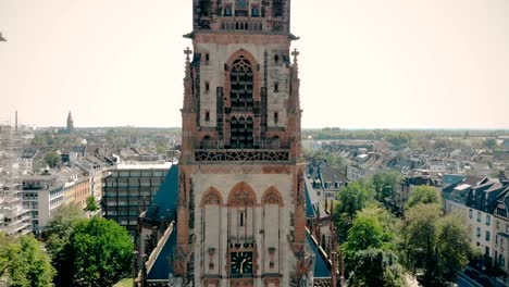 Vista-aérea-drone.-Alemania-Dusseldorf-Iglesia-San-Pedro.-Panorama-de-dusseldorf