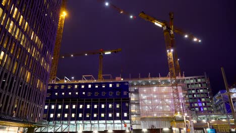 Die-Lichter-im-Inneren-der-Baustelle-in-Stockholm-Schweden