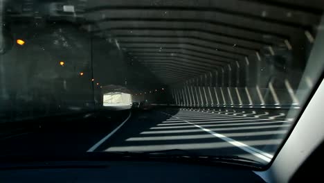 Flickering-tunnel.
