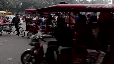 Indios-en-las-calles-de-Nueva-Delhi,-India