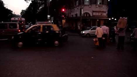 Indians-on-the-streets-of-Mumbai,-India.