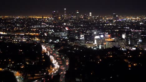 Centro-de-la-ciudad-de-Los-Ángeles-en-la-noche