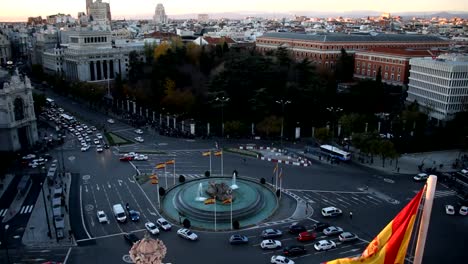 Plaza-Cibeles,-Blick-von-der-obersten-Etage-des-Palacio-Comunicaciones-Madrid,-Spanien