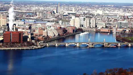 Boston,-Massachusetts,-am-Charles-River