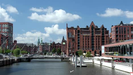 Canals-of-Speicherstadt-and-Maritime-Museum,-Hamburg,-Germany