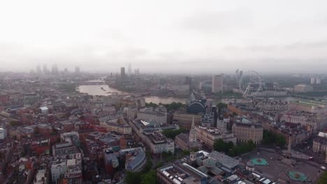 Vista-aérea-de-hermoso-amanecer-en-los-ciudad-de-Londres-horizonte-icónicos-monumentos