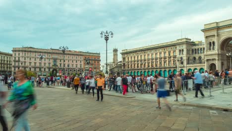 Italien-Tag-Mailand-Vittorio-Emanuele-Duomo-Kathedrale-quadratisch-Panorama-4k-Zeitraffer