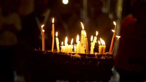 Velas-de-la-iglesia-del-sepulcro-santo-en-Jerusalén