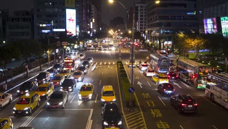 Busy-traffic-on-road