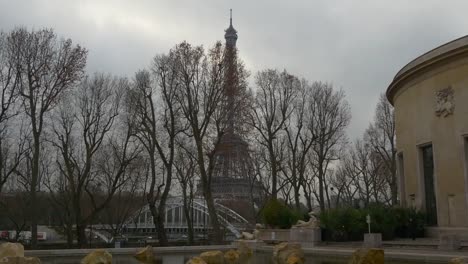 france-rainy-day-paris-famous-palace-of-tokyo-fountain-panorama-4k