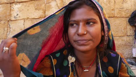 Indian-gypsy-girl,-Jaisalmer,-India