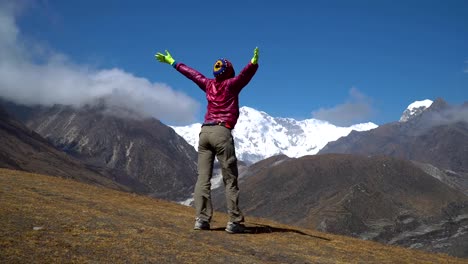 Girl-is-in-the-mountains