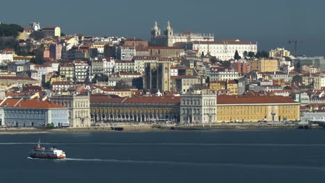 Lisbon,-Portugal.-View-from-the-river-Tagus-to-the-embankment.-Panoramic-shot.-4K,-UHD